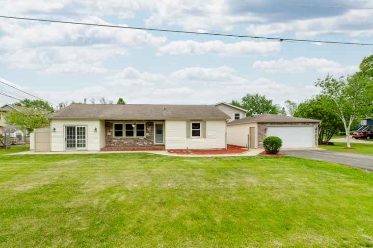 Photo of 712 Mchenry Ave McHenry, IL 60050