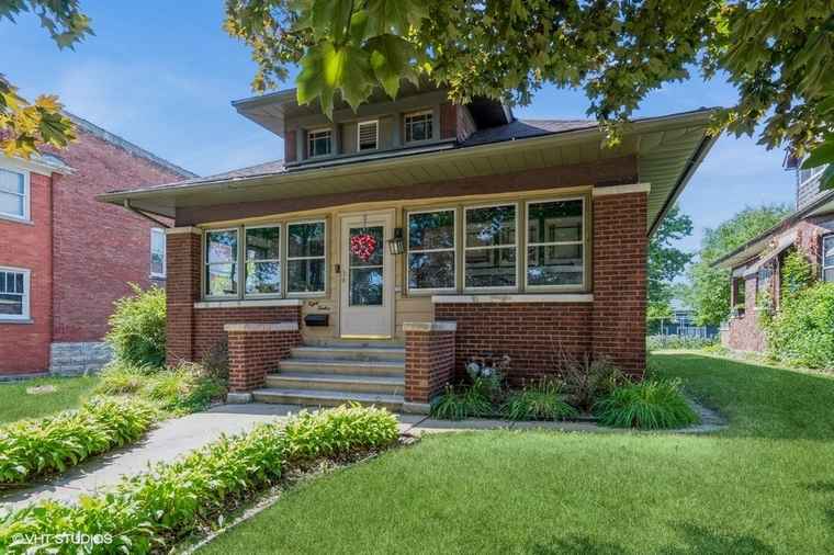 Photo of 812 Farragut Pl Joliet, IL 60435