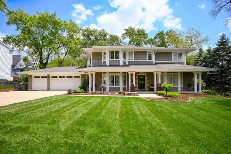 Photo of 33 Sunset Ave Glen Ellyn, IL 60137