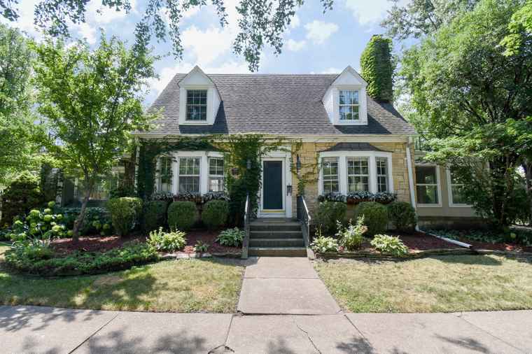 Photo of 1001 S Brainard Ave La Grange, IL 60525