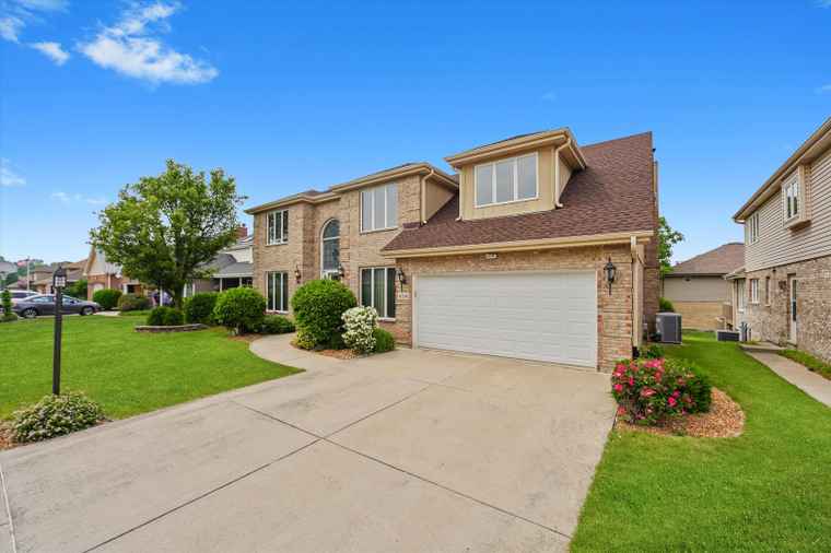 Photo of 6514 Charleston St Oak Forest, IL 60452
