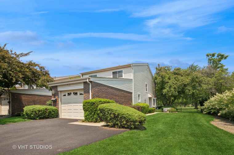 Photo of 30 W Wimbolton Dr #30 Mount Prospect, IL 60056