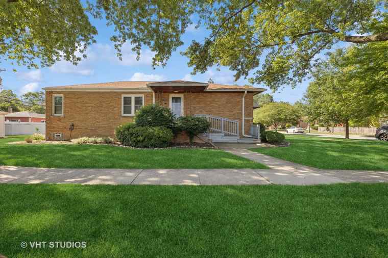 Photo of 9921 Cook Ave Oak Lawn, IL 60453