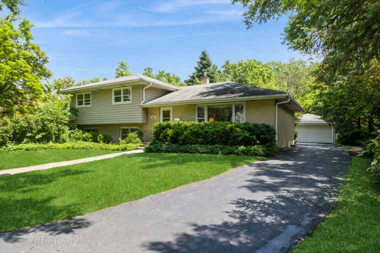 Photo of 5341 Grand Ave Downers Grove, IL 60515