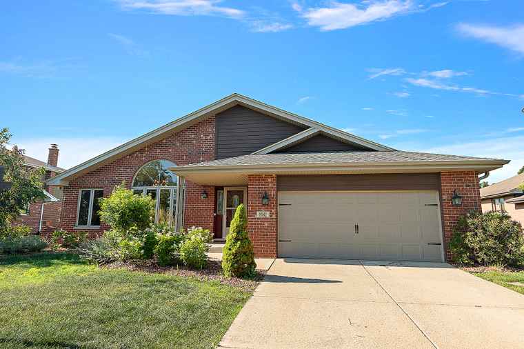 Photo of 8542 Monaghan Dr Tinley Park, IL 60487