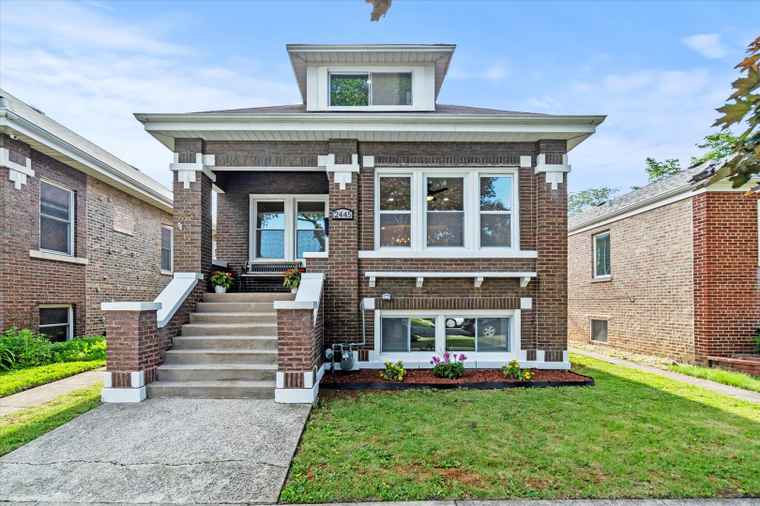 Photo of 2445 Highland Ave Berwyn, IL 60402