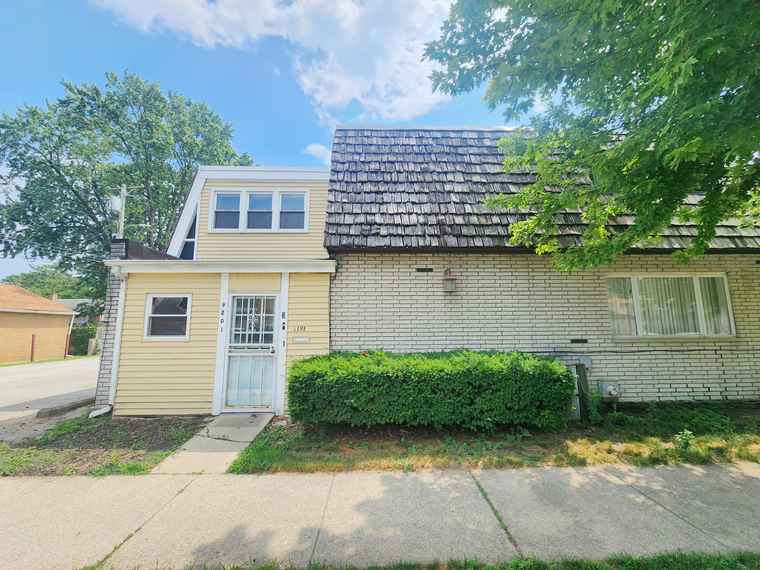 Photo of 9201 S Kedzie Ave #3 Evergreen Park, IL 60805