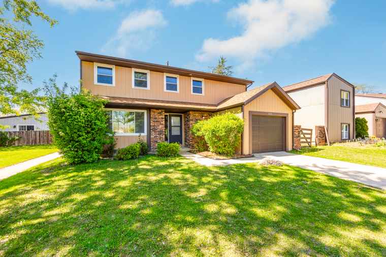 Photo of 1032 Hinswood Dr Darien, IL 60561