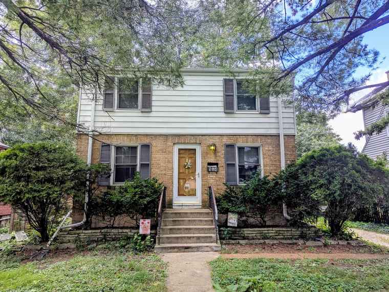 Photo of 964 S Hillside Ave Elmhurst, IL 60126