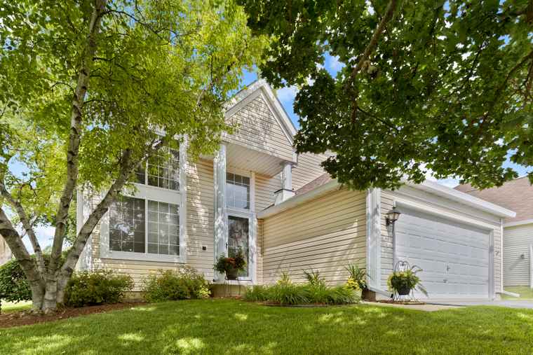 Photo of 410 Briarwood Ln Algonquin, IL 60102