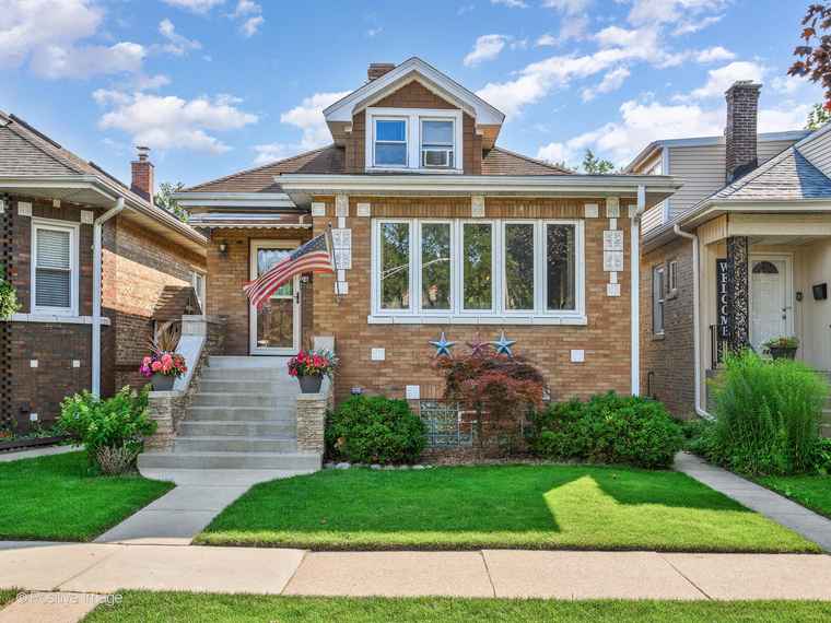 Photo of 7663 W Sunset Dr Elmwood Park, IL 60707