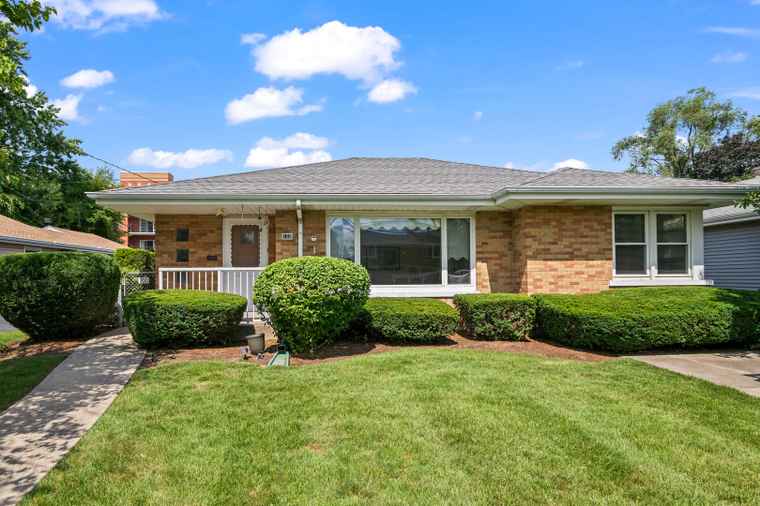 Photo of 100 E Washington St Palatine, IL 60067