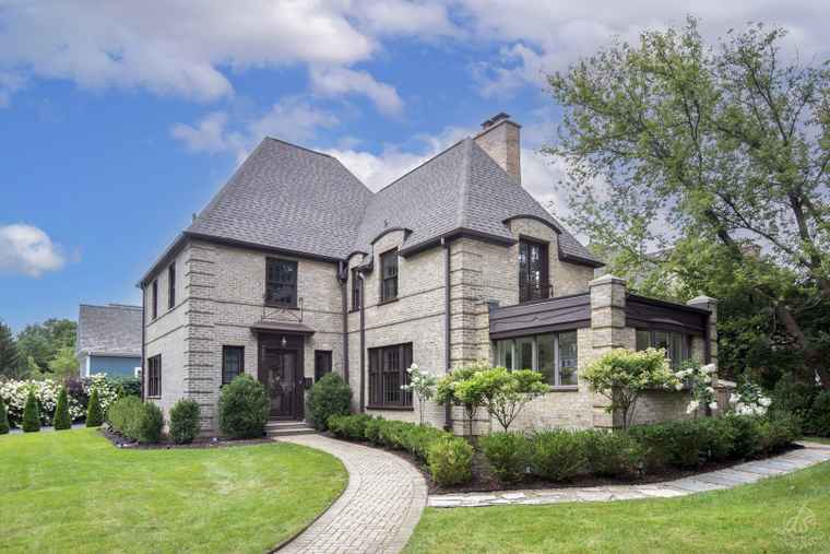 Photo of 1610 Linden Ave Highland Park, IL 60035