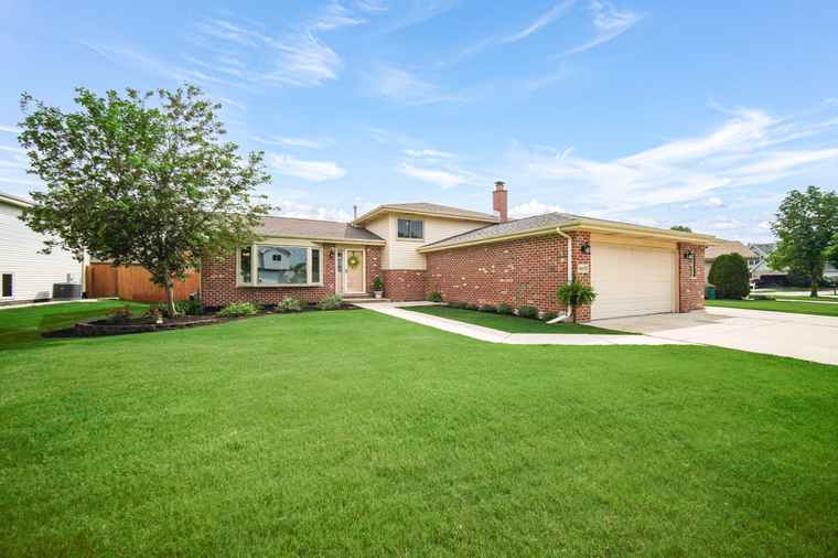 Photo of 16655 W Sioux Dr Lockport, IL 60441