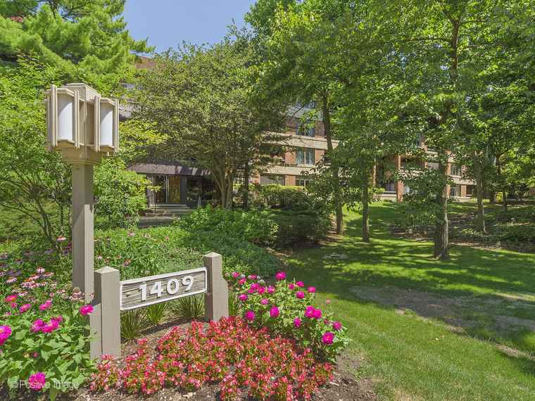Photo of 1409 Burr Oak Rd Unit 109A Hinsdale, IL 60521