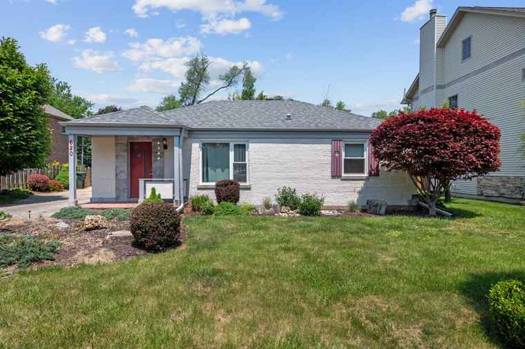 Photo of 620 W Oriole Ln Mount Prospect, IL 60056