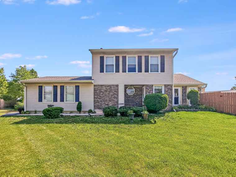Photo of 832 Debra Ln Elk Grove Village, IL 60007