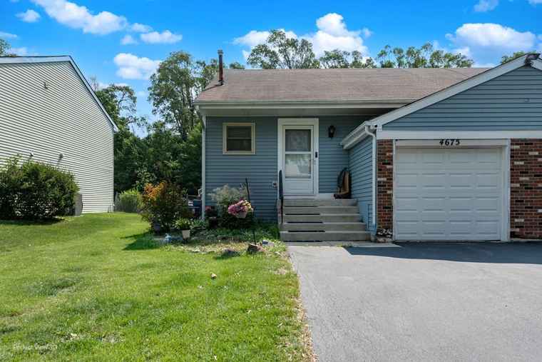 Photo of 4675 Whitney Dr Hanover Park, IL 60133