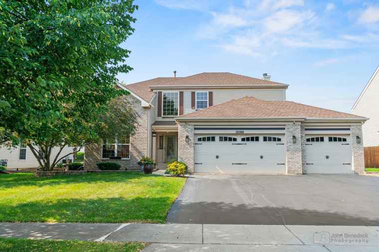 Photo of 10568 Yellowstone Dr Huntley, IL 60142