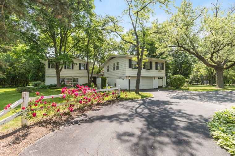Photo of 1541 Woodlark Dr Northbrook, IL 60062