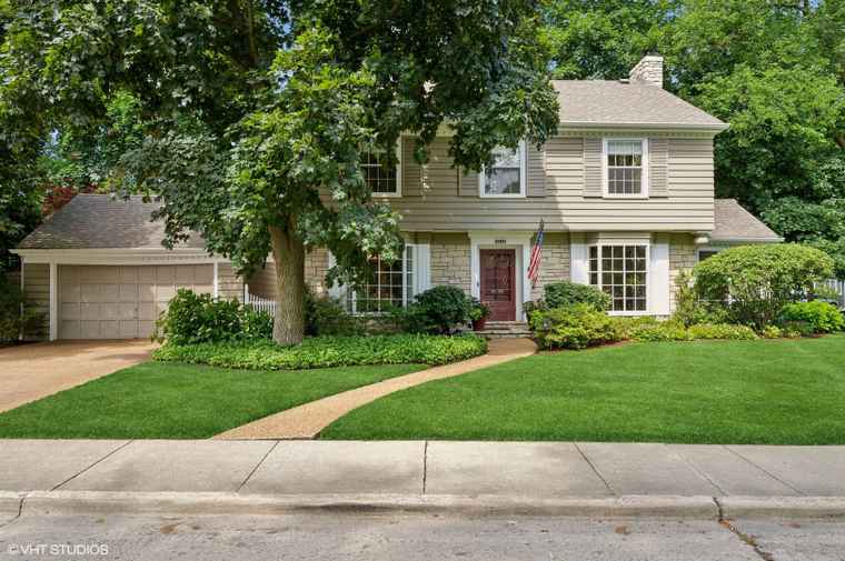 Photo of 2101 Greenwood Ave Wilmette, IL 60091