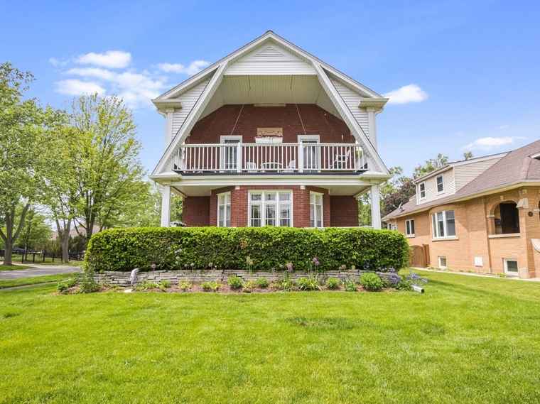 Photo of 718 S Washington Ave Park Ridge, IL 60068