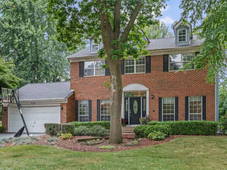 Photo of 920 Plymouth Ct Algonquin, IL 60102