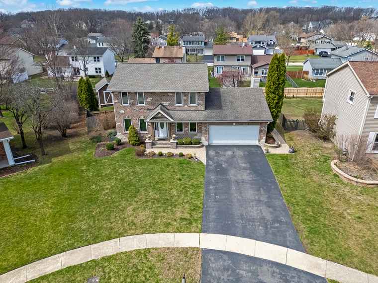 Photo of 308 Oakbrook Ct Bartlett, IL 60103