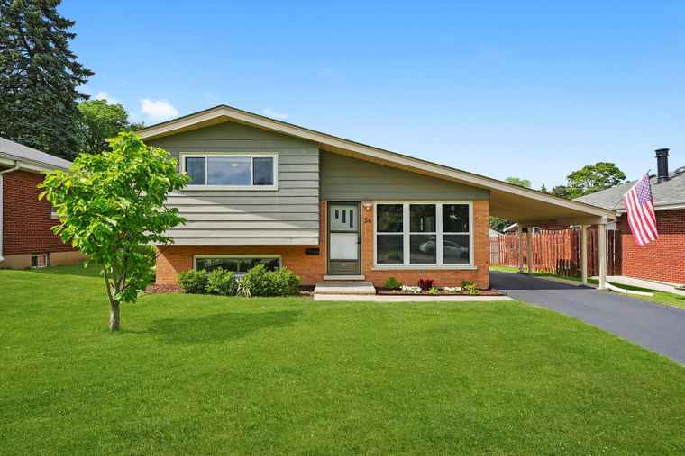 Photo of 56 W Granville Ave Roselle, IL 60172