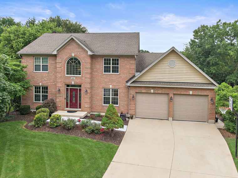Photo of 1027 Acorn Hill Ln West Chicago, IL 60185