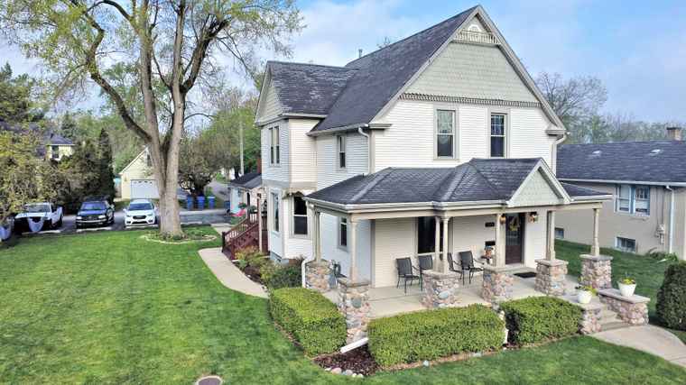 Photo of 1208 Main St Crete, IL 60417