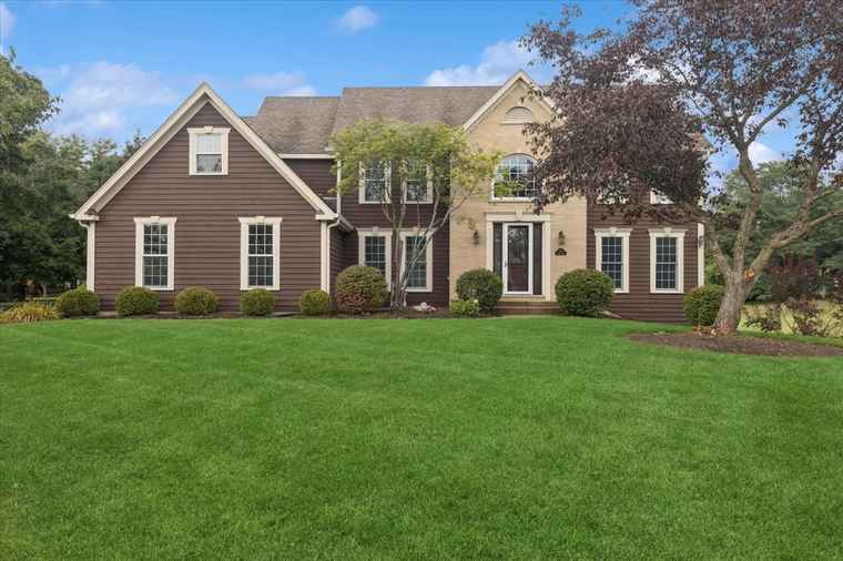 Photo of 750 Old Westbury Rd Crystal Lake, IL 60012