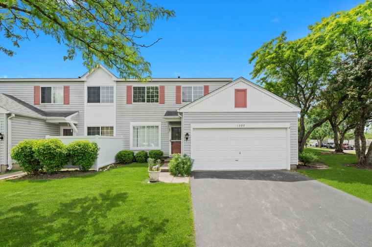 Photo of 1300 Normantown Rd Naperville, IL 60564