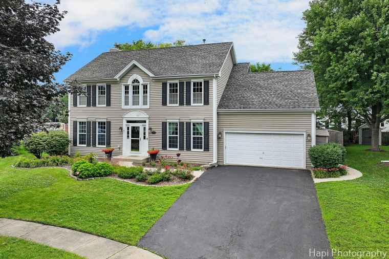 Photo of 768 Wexford Ct Grayslake, IL 60030