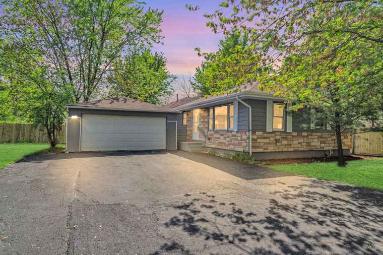Photo of 117 Arthur Ave South Elgin, IL 60177
