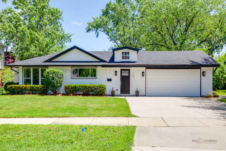 Photo of 1729 N Mitchell Ave Arlington Heights, IL 60004
