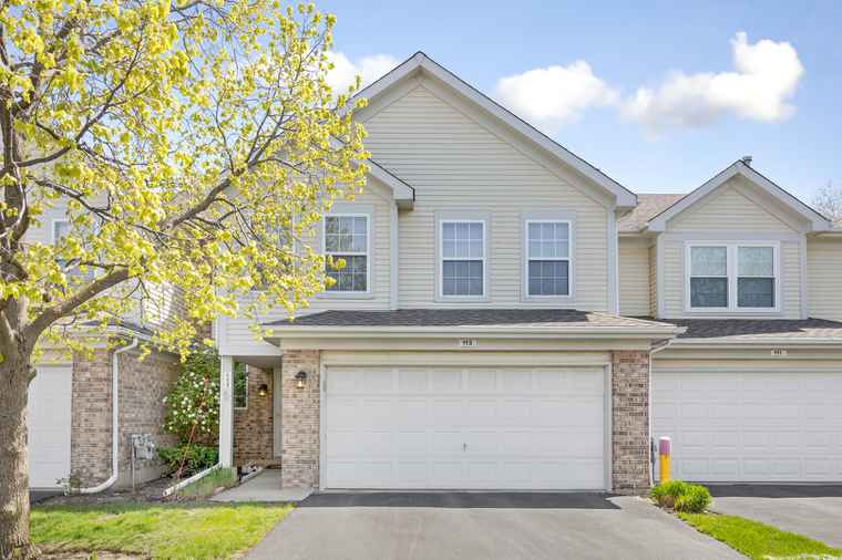 Photo of 113 Cambrian Ct Roselle, IL 60172