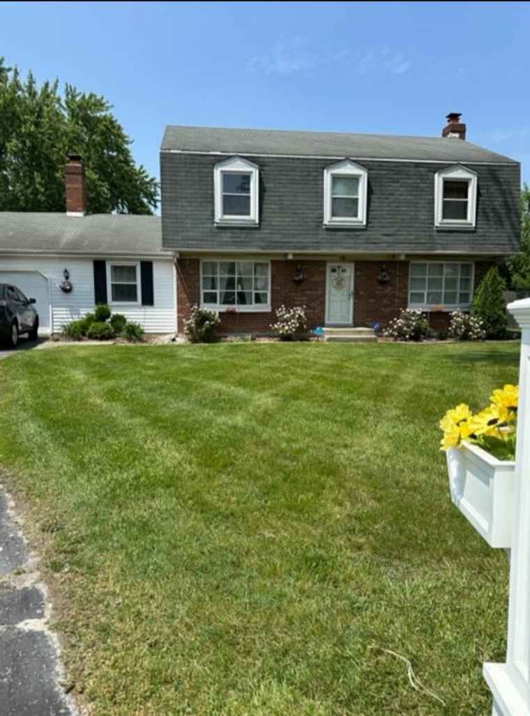 Photo of 15 Huntley Ct Crete, IL 60417