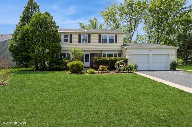 Photo of 679 Aspen Dr Buffalo Grove, IL 60089