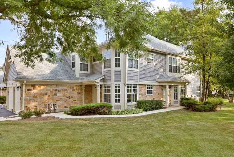 Photo of 2814 Belle Ln #2814 Schaumburg, IL 60193