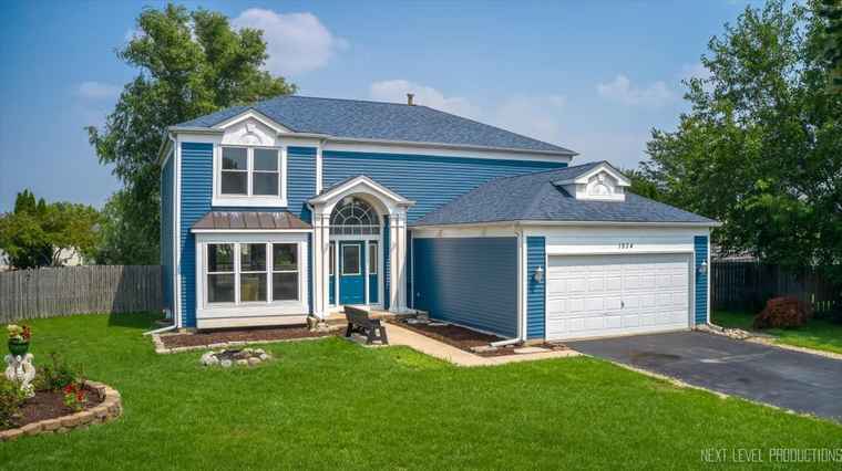 Photo of 1934 Mission Hills Dr Elgin, IL 60123