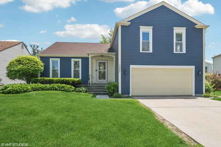 Photo of 1327 Gail Dr Buffalo Grove, IL 60089