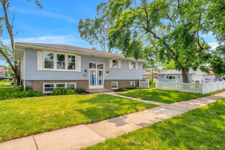 Photo of 12436 S Keeler Ave Alsip, IL 60803