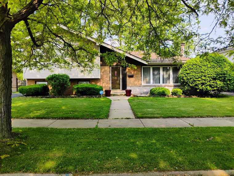 Photo of 17028 Evans Dr South Holland, IL 60473