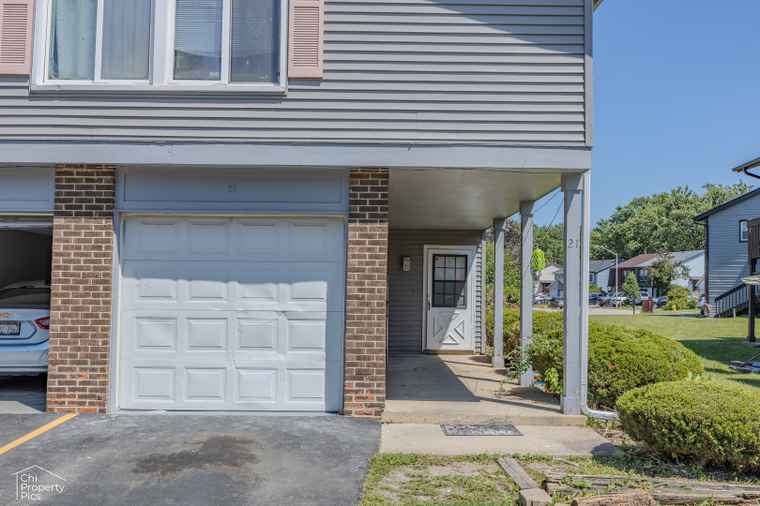Photo of 21 Elm Ct #3 Bolingbrook, IL 60440