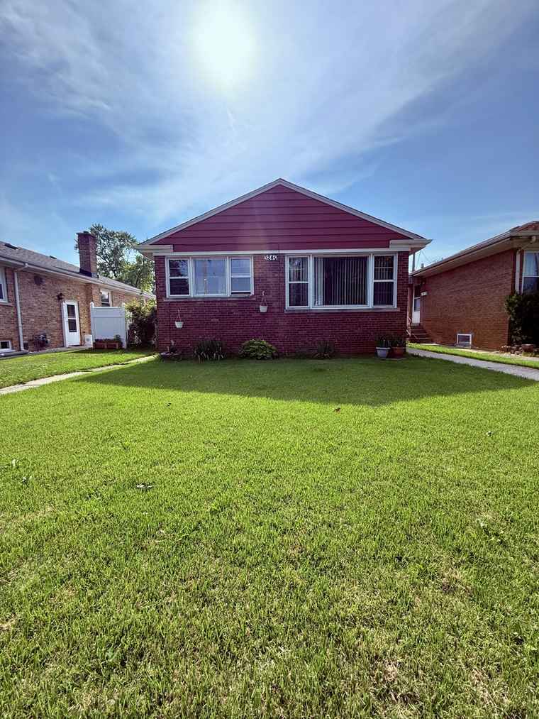Photo of 3240 Ernst St Franklin Park, IL 60131