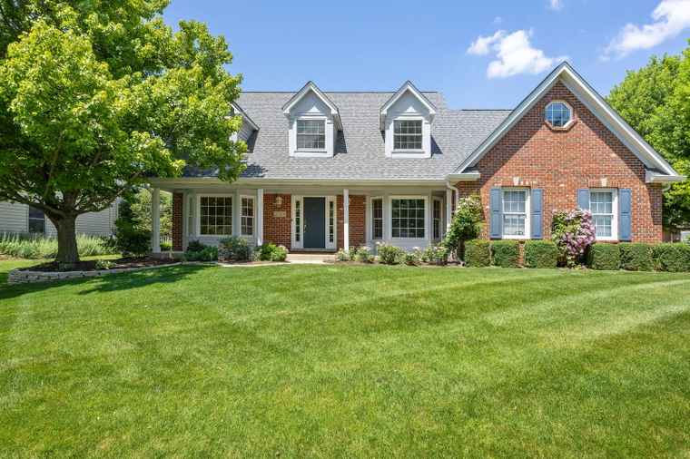 Photo of 2319 Cloverdale Rd Naperville, IL 60564
