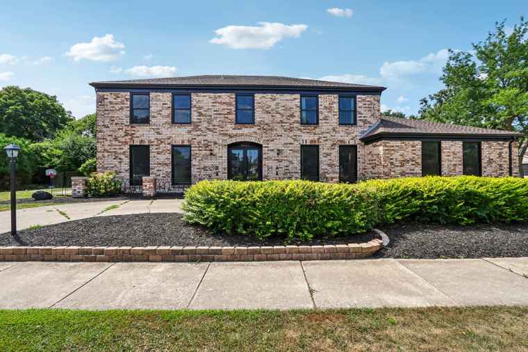 Photo of 6527 Maple St Morton Grove, IL 60053