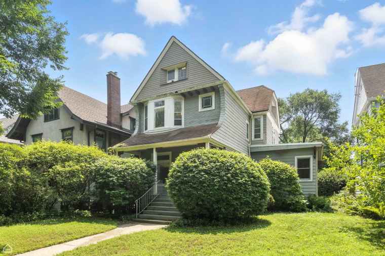 Photo of 828 Monroe St Evanston, IL 60202