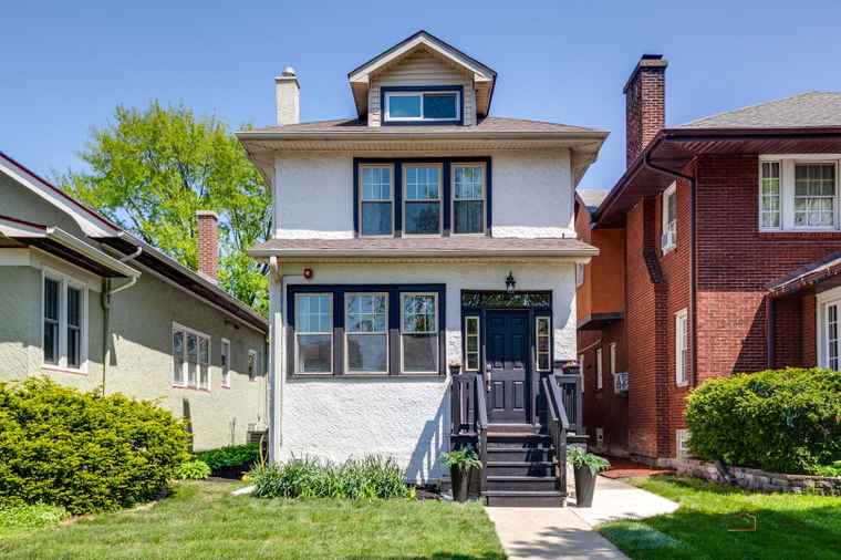 Photo of 842 Mapleton Ave Oak Park, IL 60302